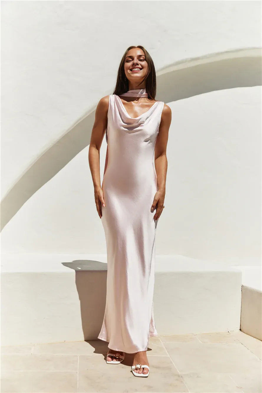 Vestido de fiesta elegante de satén con cuello vuelto, largo hasta el suelo, espalda abierta, rosa, sin mangas, corte sirena, con bufanda